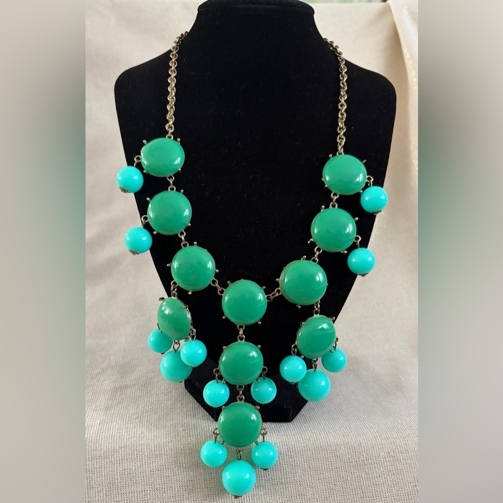 Elegant Green Bubble Necklace